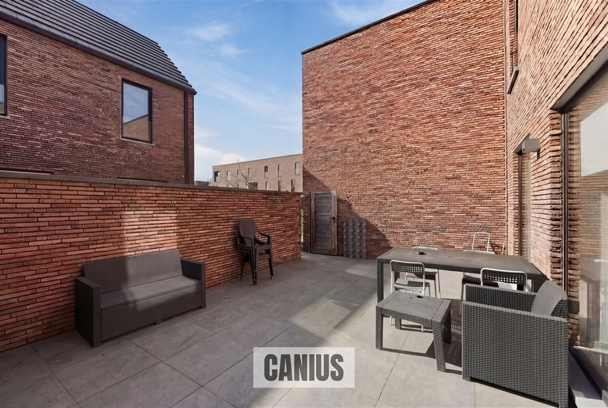 RECENTE WONING MET 3 SLKS NABIJ HET STADSCENTRUM