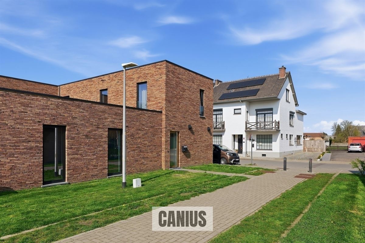 RECENTE WONING MET 3 SLKS NABIJ HET STADSCENTRUM