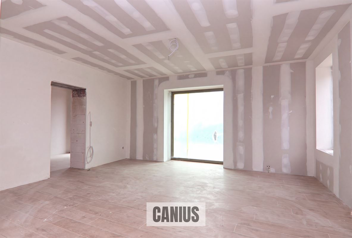 WONEN IN DE PAREL VAN HASPENGOUW