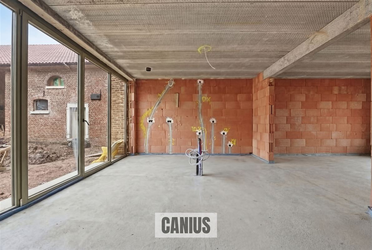 WONEN IN DE PAREL VAN HASPENGOUW