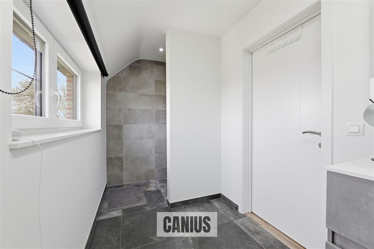 STIJLVOLLE, ENERGIEZUINIGE WONING MET LIFT, 3 SLAAPKAMERS EN PRACHTIGE TUIN NABIJ CENTRUM LANDEN
