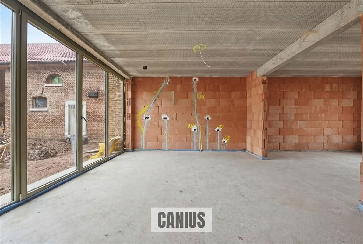 WONEN IN DE PAREL VAN HASPENGOUW