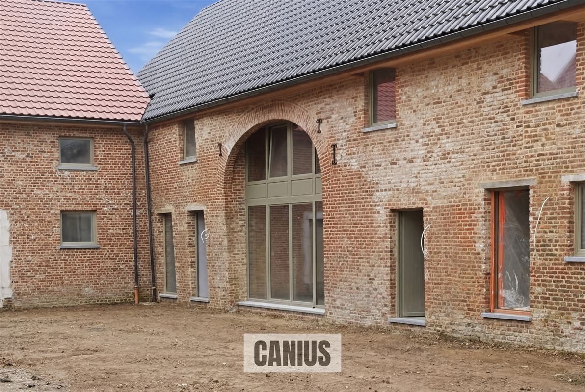 WONEN IN DE PAREL VAN HASPENGOUW