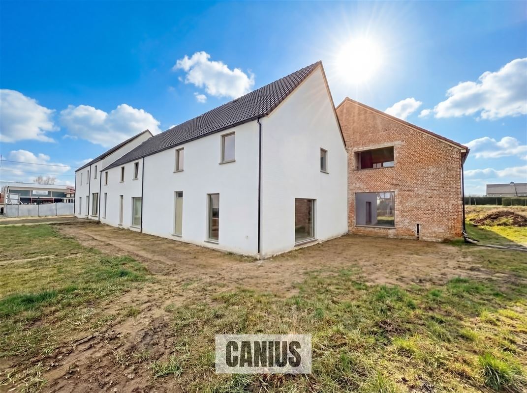 WONEN IN DE PAREL VAN HASPENGOUW
