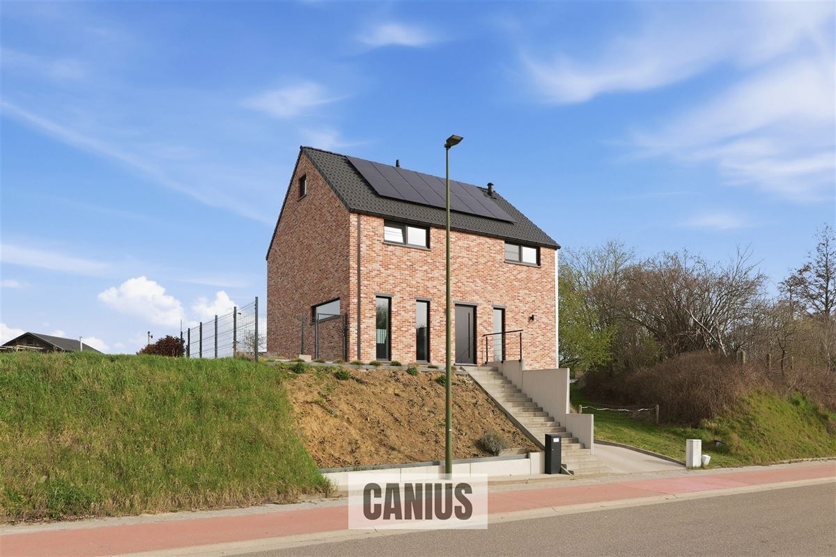 STIJLVOLLE, ENERGIEZUINIGE WONING MET LIFT, 3 SLAAPKAMERS EN PRACHTIGE TUIN NABIJ CENTRUM LANDEN