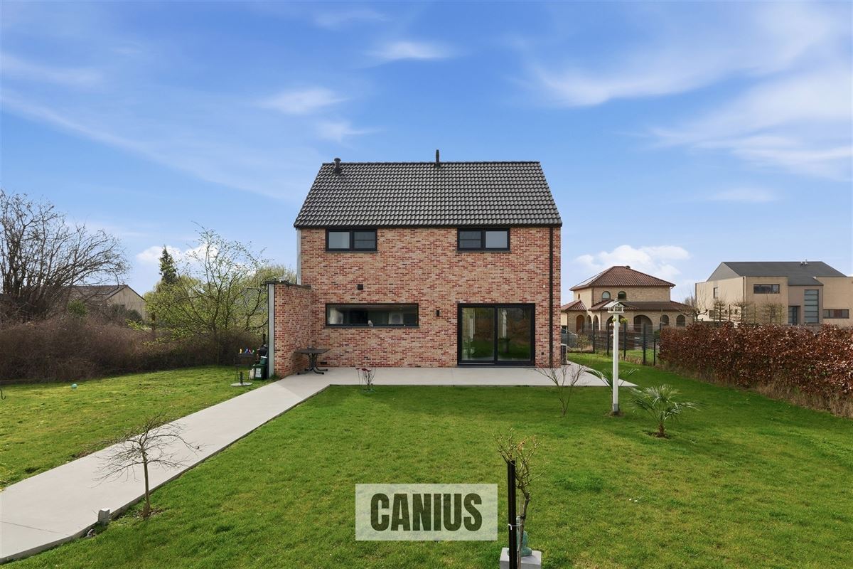 STIJLVOLLE, ENERGIEZUINIGE WONING MET LIFT, 3 SLAAPKAMERS EN PRACHTIGE TUIN NABIJ CENTRUM LANDEN