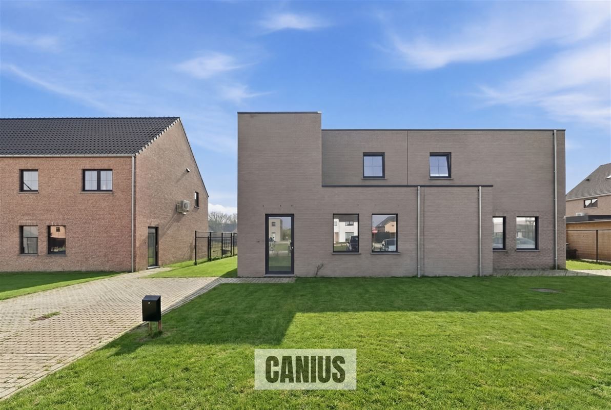 MODERNE WONING MET 3 SLKS & TUIN