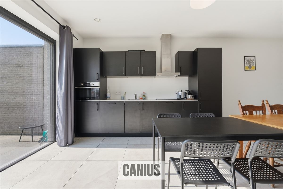 MODERNE WONING MET 3 SLKS & TUIN