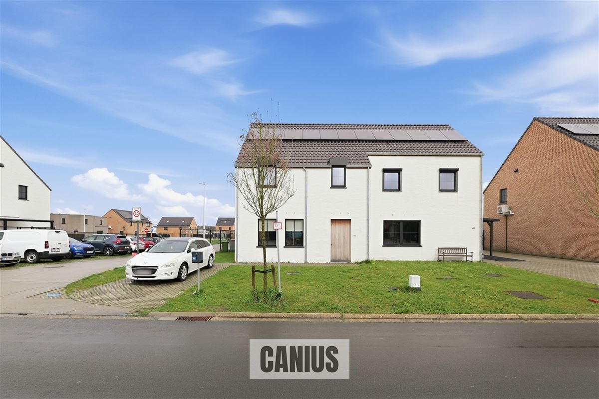 LANDELIJKE WONING MET 3 SLKS & TUIN