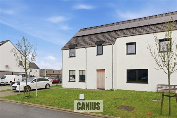 LANDELIJKE WONING MET 3 SLKS & TUIN