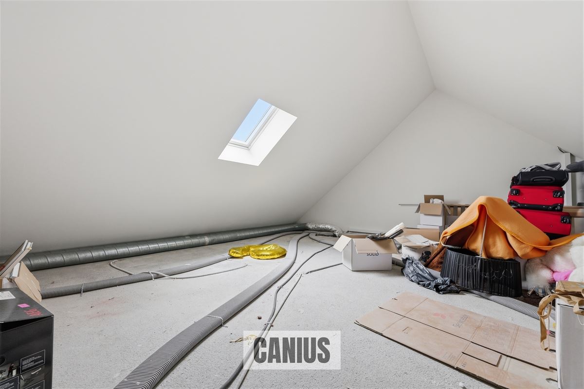 LANDELIJKE WONING MET 3 SLKS & TUIN