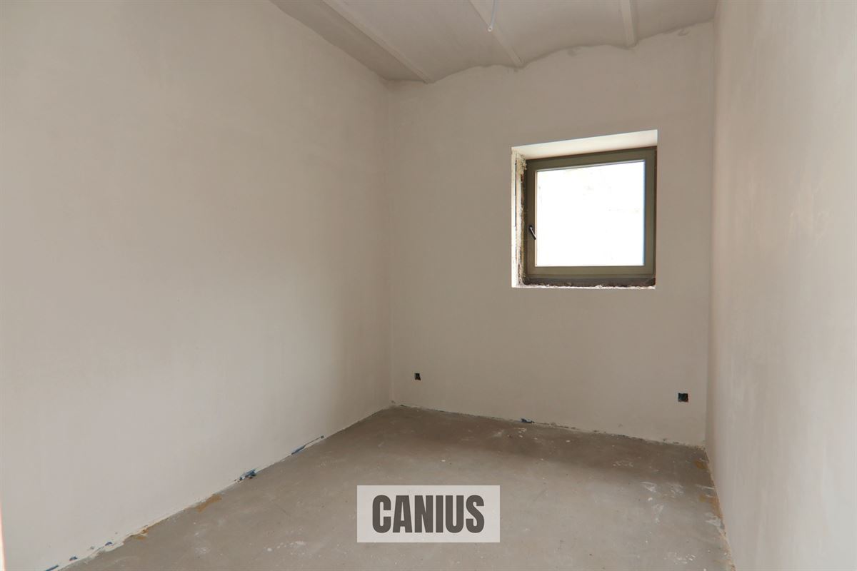 WONEN IN DE PAREL VAN HASPENGOUW