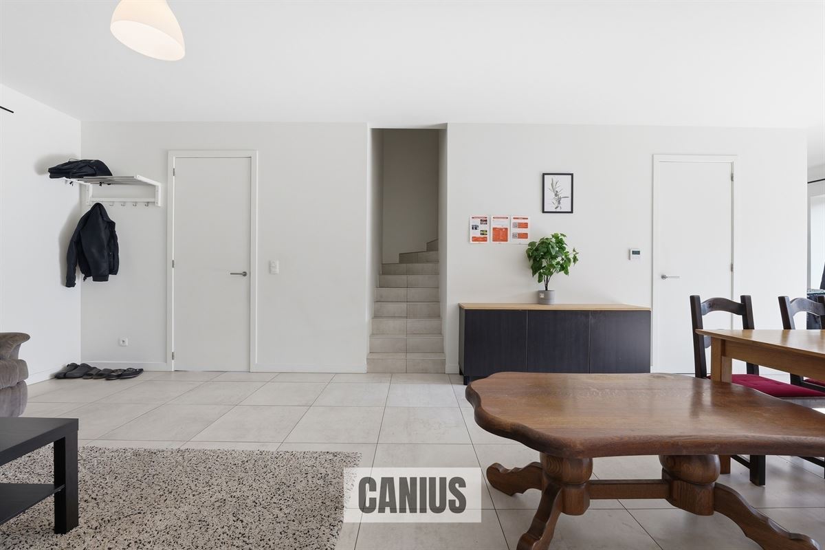 MODERNE WONING MET 3 SLKS & TUIN