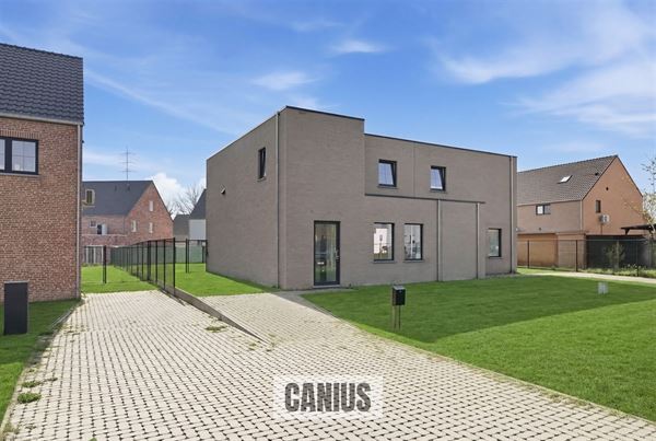 MODERNE HOB MET 3 SLKS & TUIN