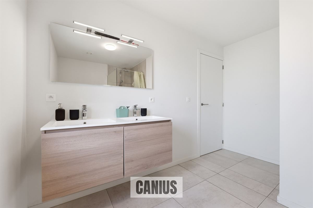MODERNE WONING MET 3 SLKS & TUIN