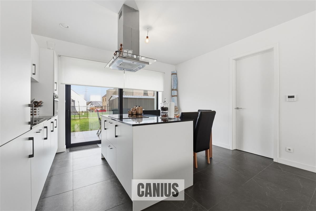 LANDELIJKE WONING MET 3 SLKS & TUIN