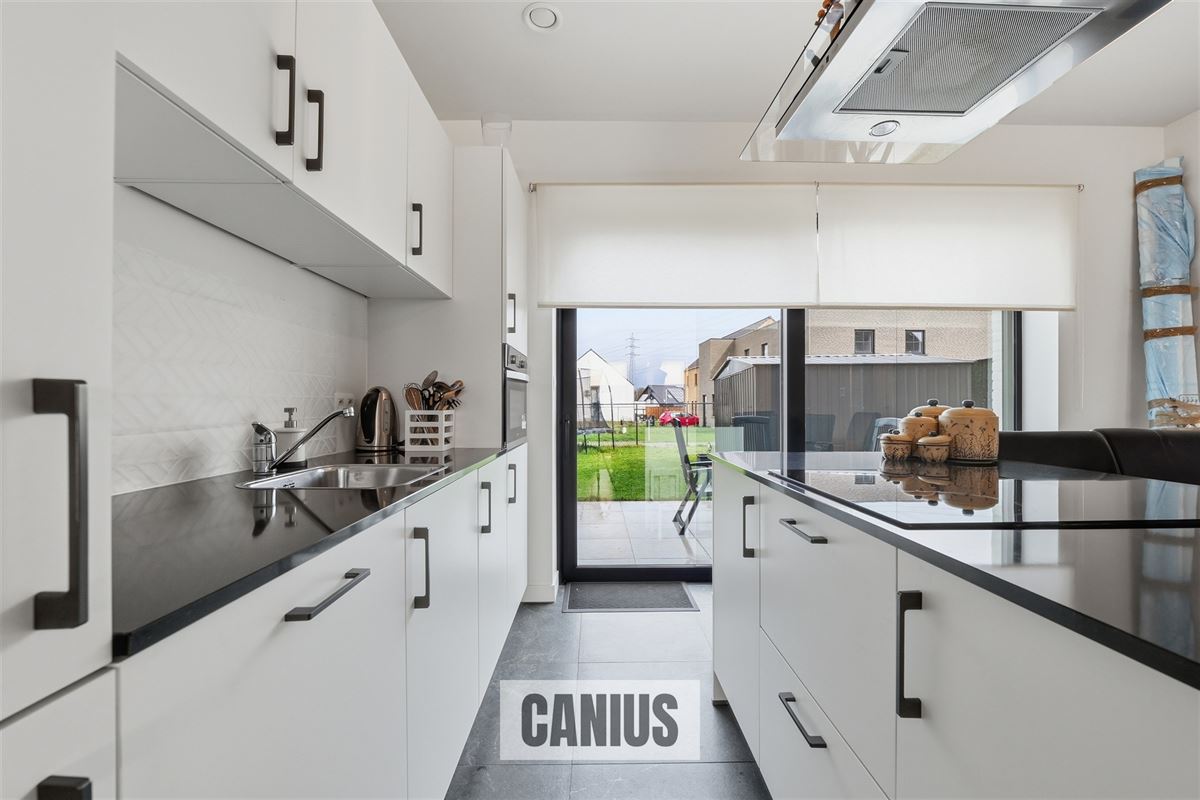 LANDELIJKE WONING MET 3 SLKS & TUIN