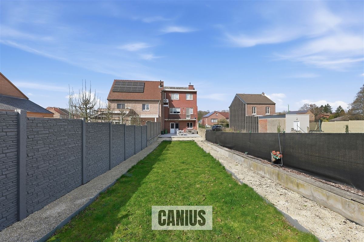 CHARMANTE BEL-ETAGE WONING MET 3 SLAAPKAMERS, GARAGE EN TUIN