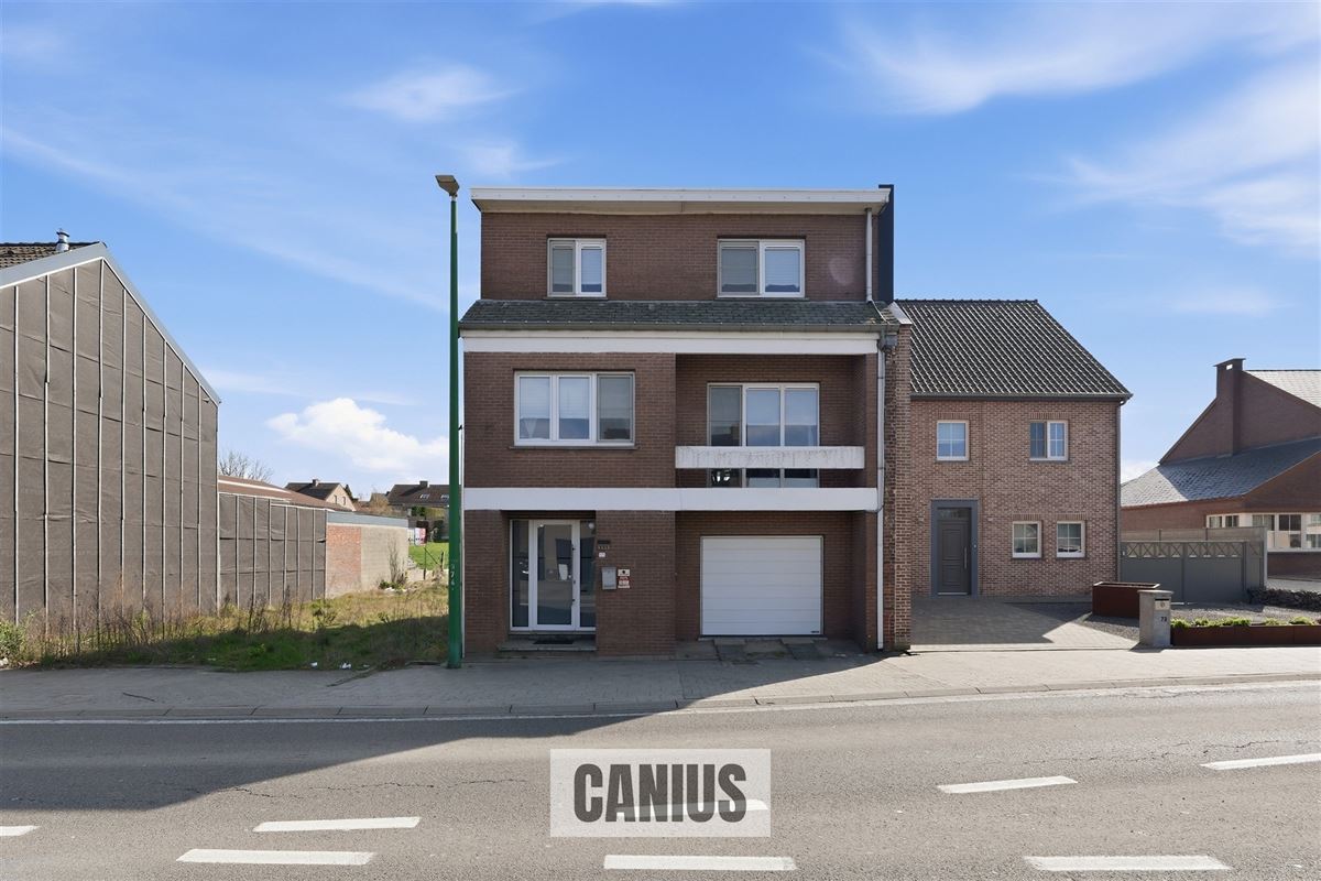 CHARMANTE BEL-ETAGE WONING MET 3 SLAAPKAMERS, GARAGE EN TUIN
