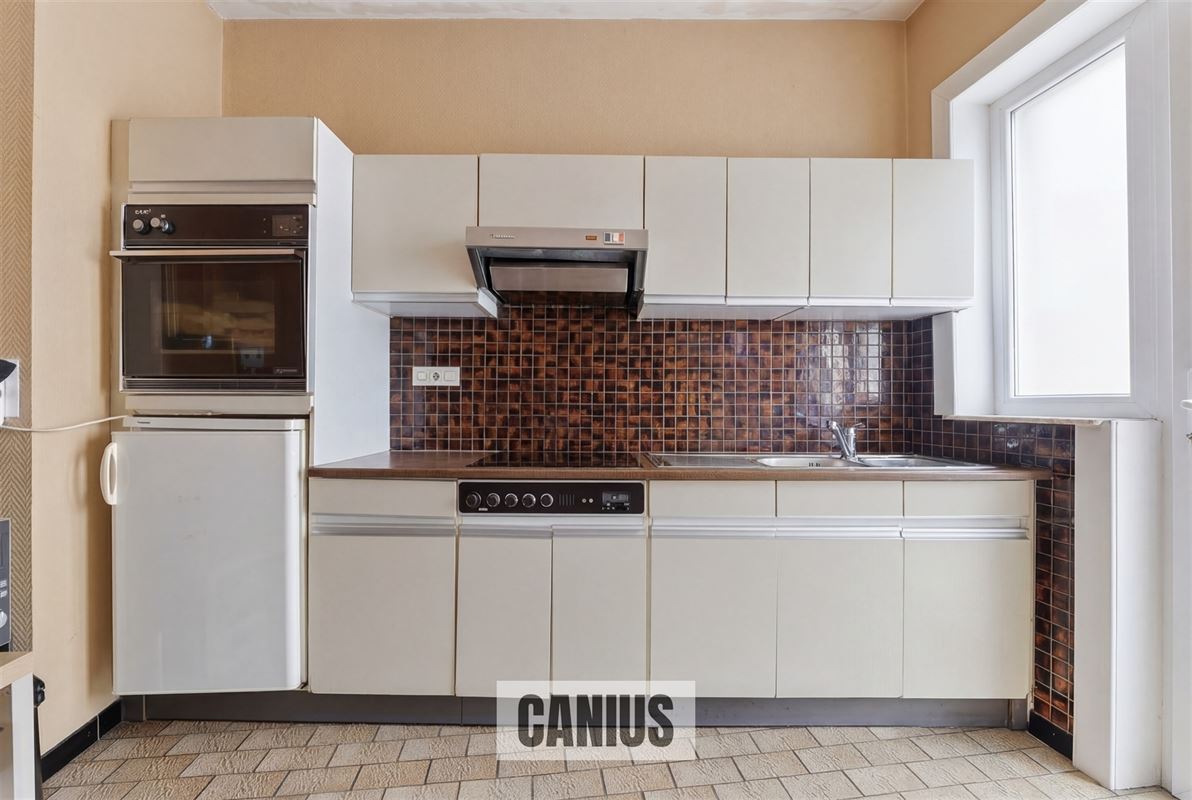 CHARMANTE BEL-ETAGE WONING MET 3 SLAAPKAMERS, GARAGE EN TUIN