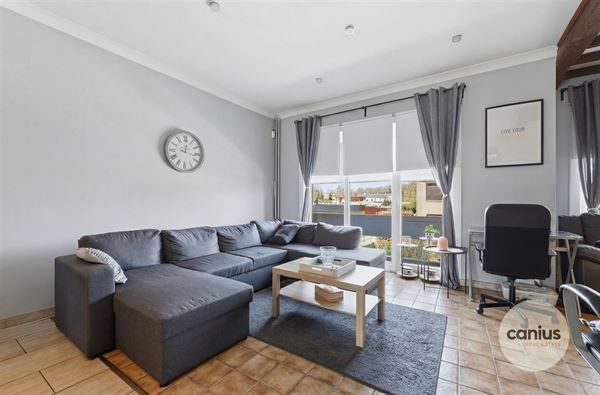 CHARMANTE BEL-ETAGE WONING MET 3 SLAAPKAMERS, GARAGE EN TUIN