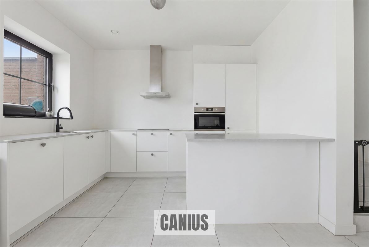 MODERNE WONING MET 3 SLKS & TUIN