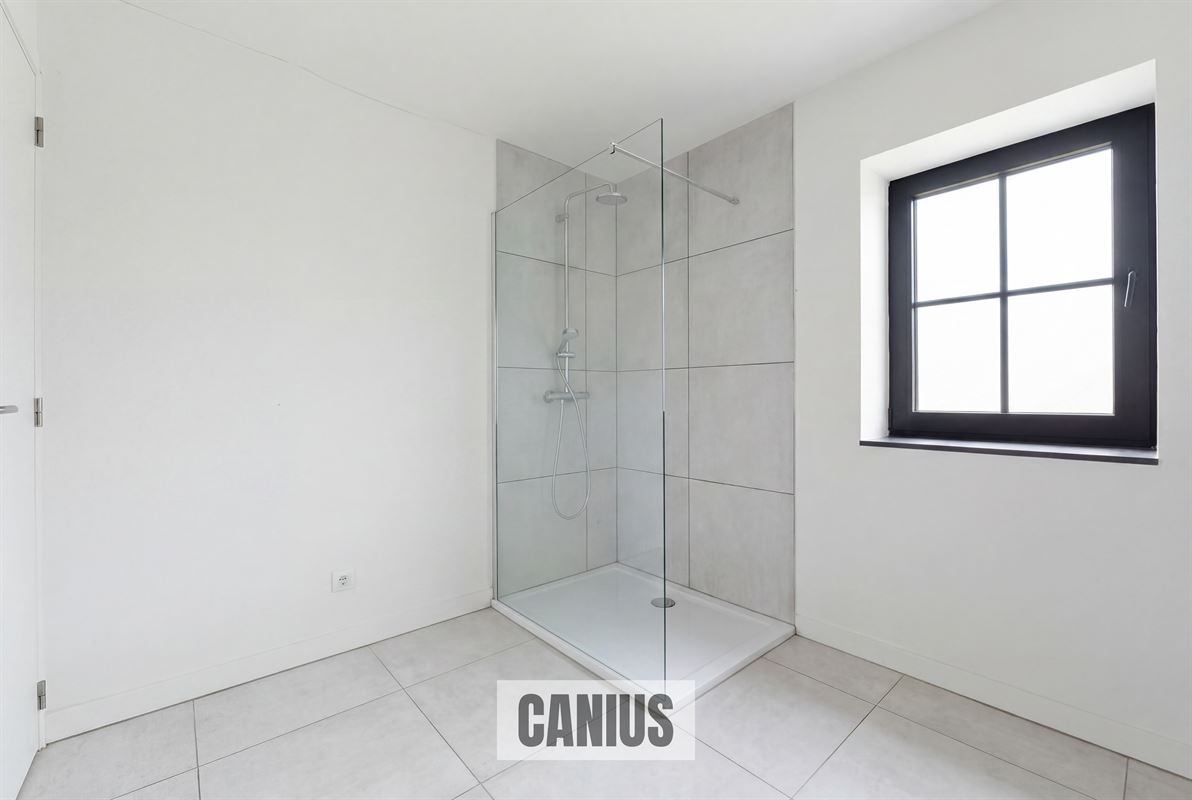 MODERNE WONING MET 3 SLKS & TUIN