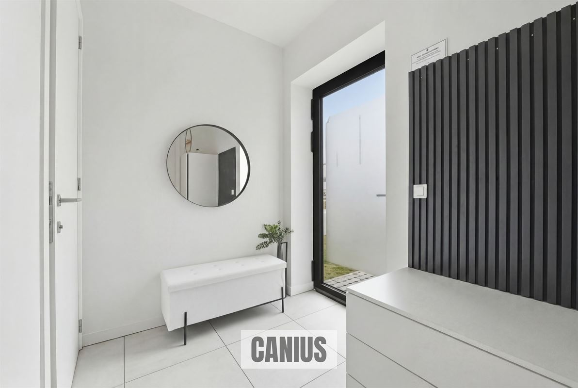 MODERNE WONING MET 3 SLKS & TUIN