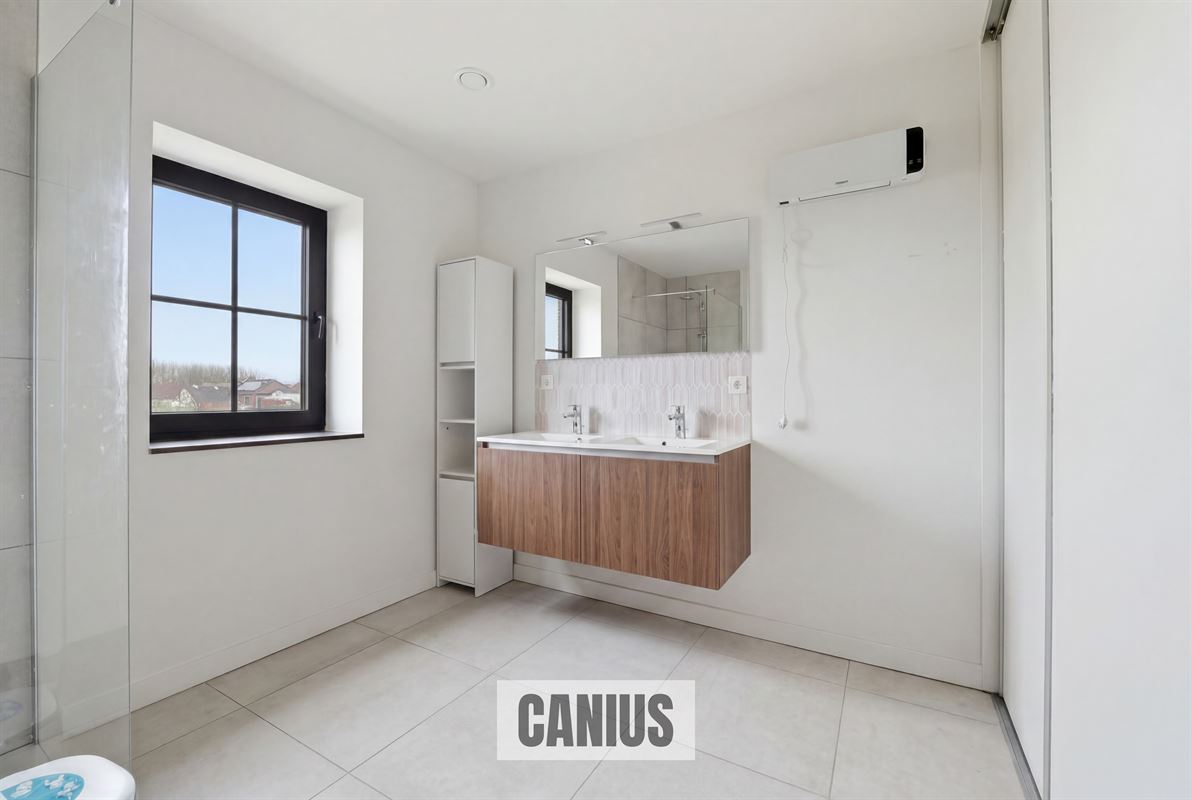 MODERNE WONING MET 3 SLKS & TUIN