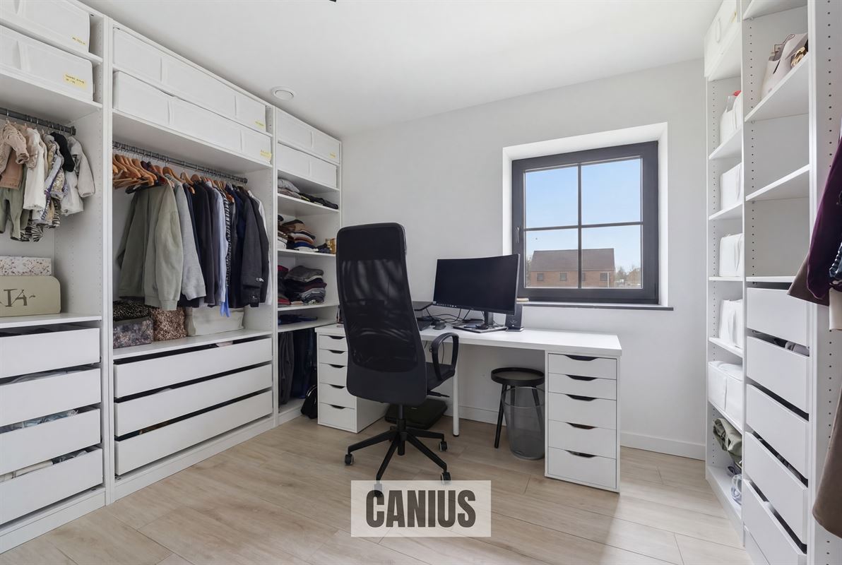 MODERNE WONING MET 3 SLKS & TUIN