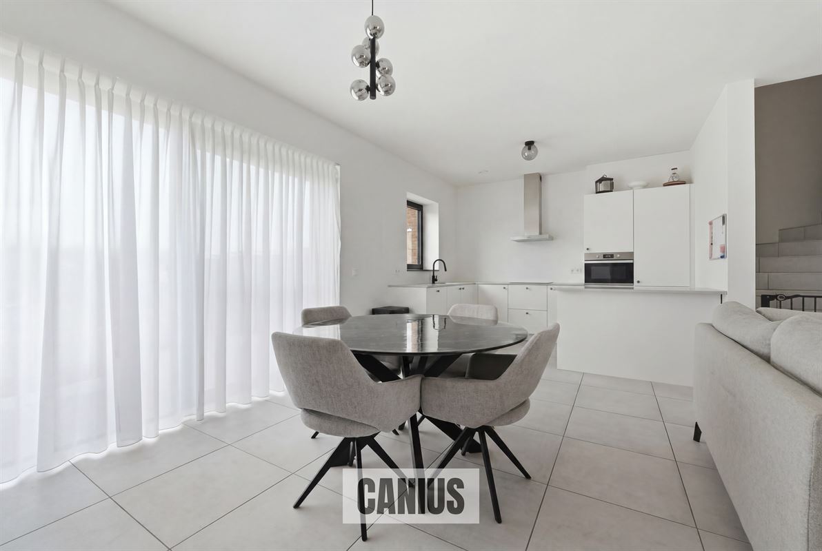 MODERNE WONING MET 3 SLKS & TUIN