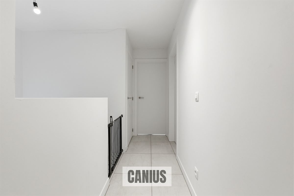 MODERNE WONING MET 3 SLKS & TUIN
