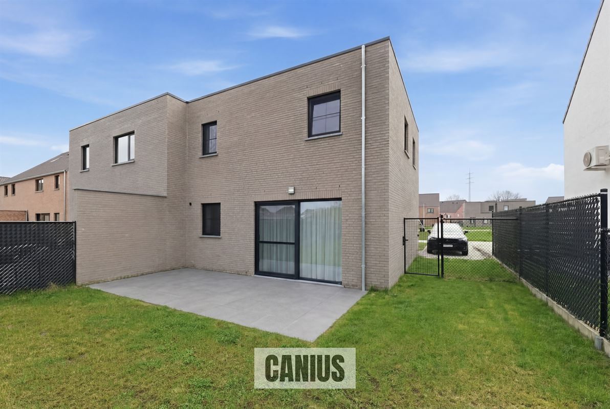 MODERNE WONING MET 3 SLKS & TUIN
