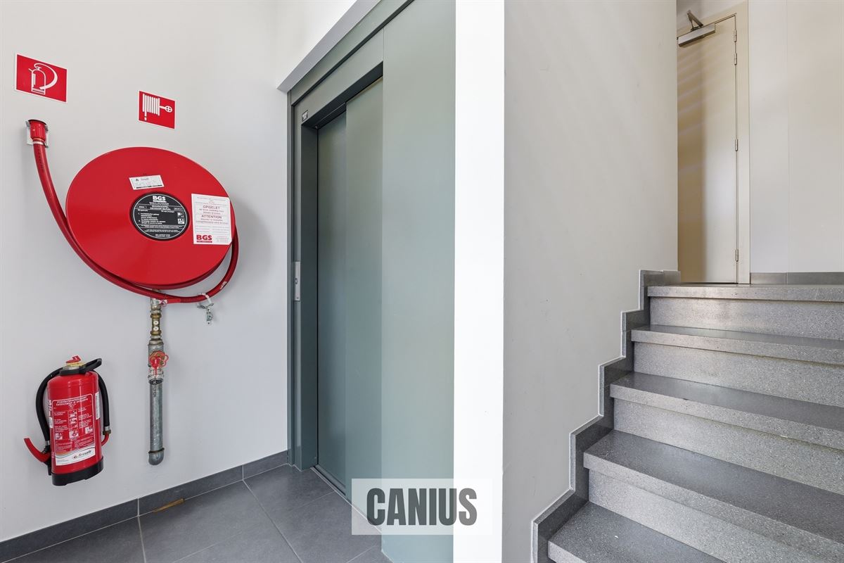 STIJLVOL GELIJKVLOERS APPARTEMENT MET DRIE SLAAPKAMERS