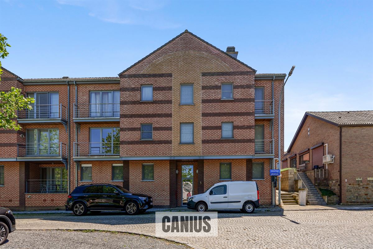 STIJLVOL GELIJKVLOERS APPARTEMENT MET DRIE SLAAPKAMERS