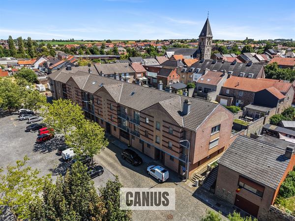 STIJLVOL GELIJKVLOERS APPARTEMENT MET DRIE SLAAPKAMERS