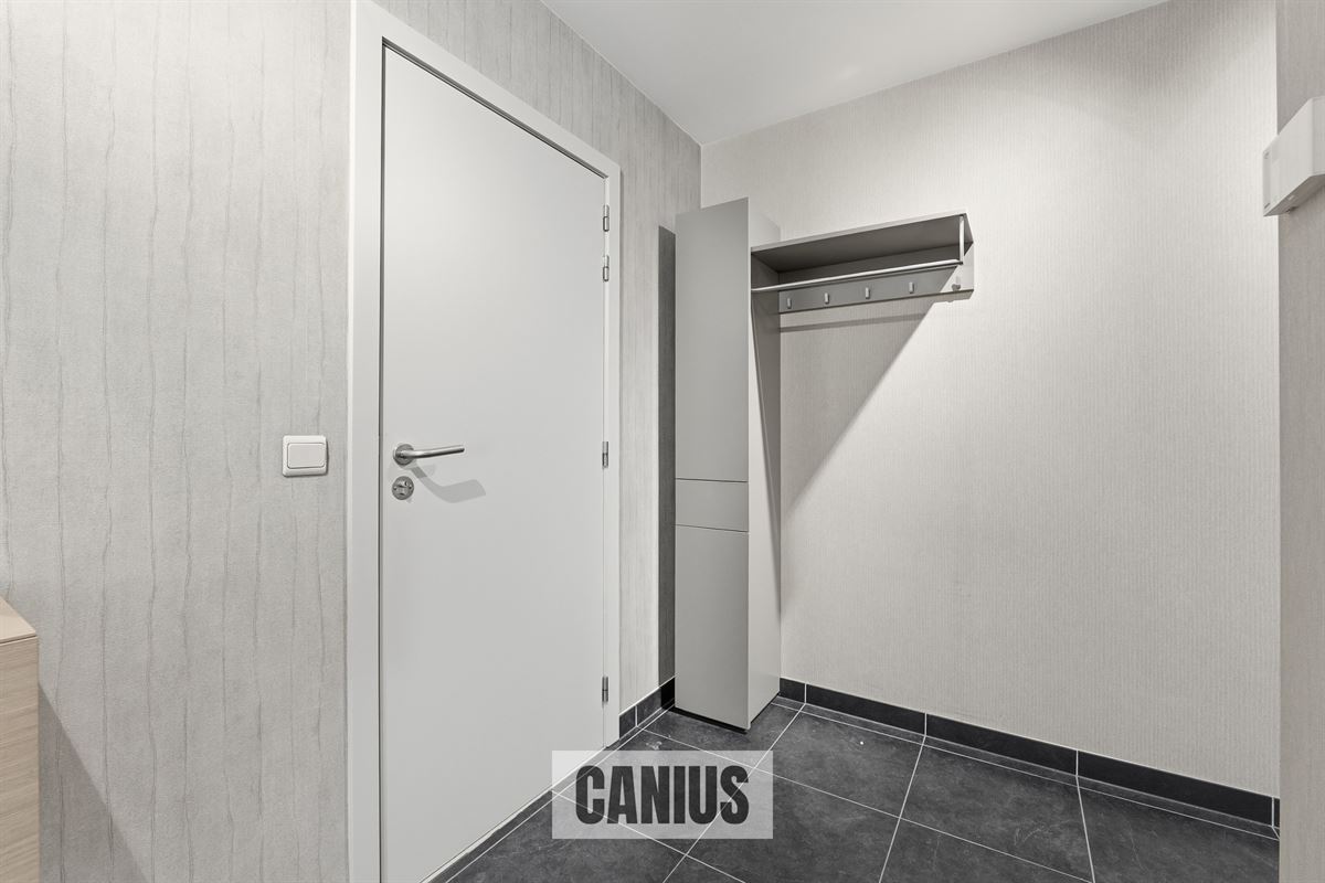 STIJLVOL GELIJKVLOERS APPARTEMENT MET DRIE SLAAPKAMERS