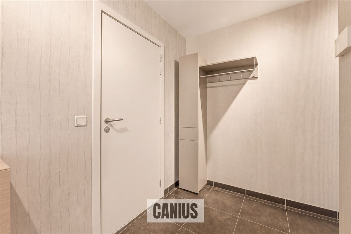 STIJLVOL GELIJKVLOERS APPARTEMENT MET DRIE SLAAPKAMERS