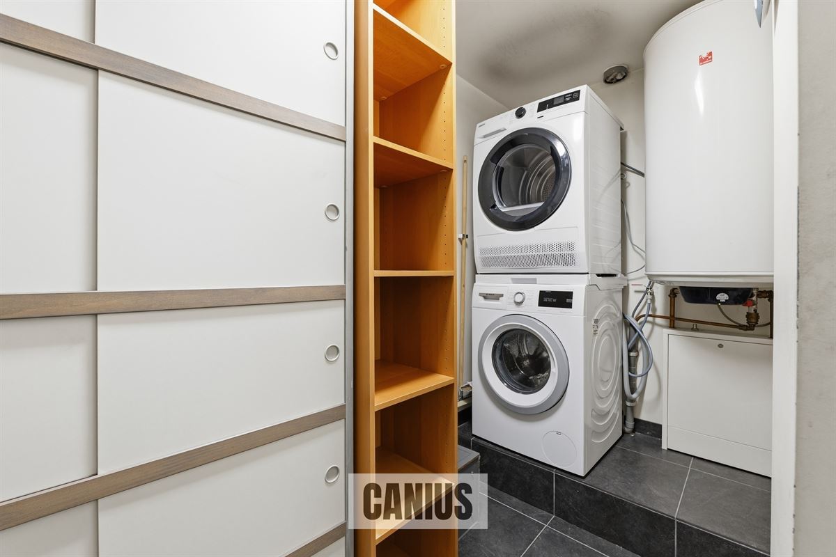 STIJLVOL GELIJKVLOERS APPARTEMENT MET DRIE SLAAPKAMERS