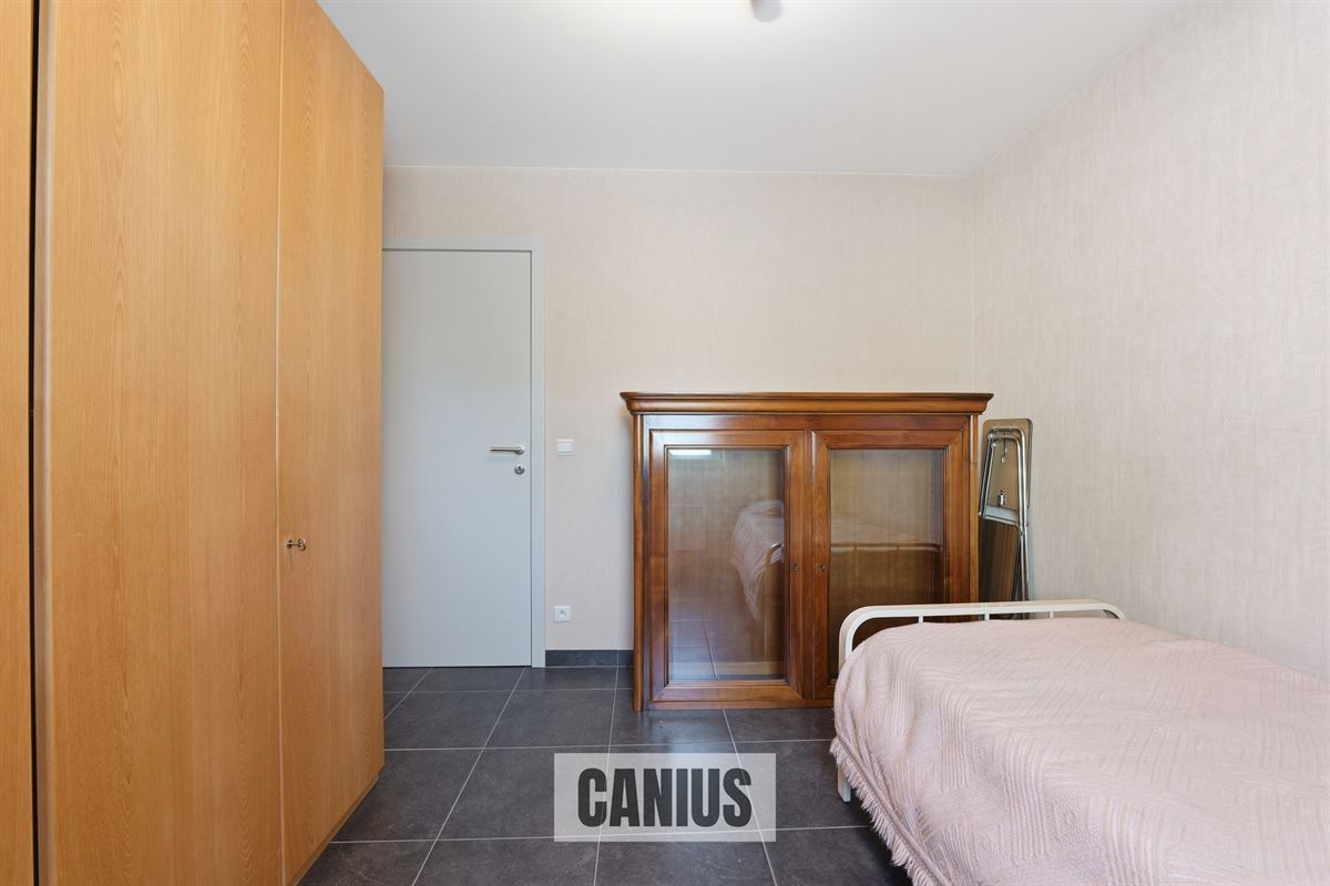 STIJLVOL GELIJKVLOERS APPARTEMENT MET DRIE SLAAPKAMERS