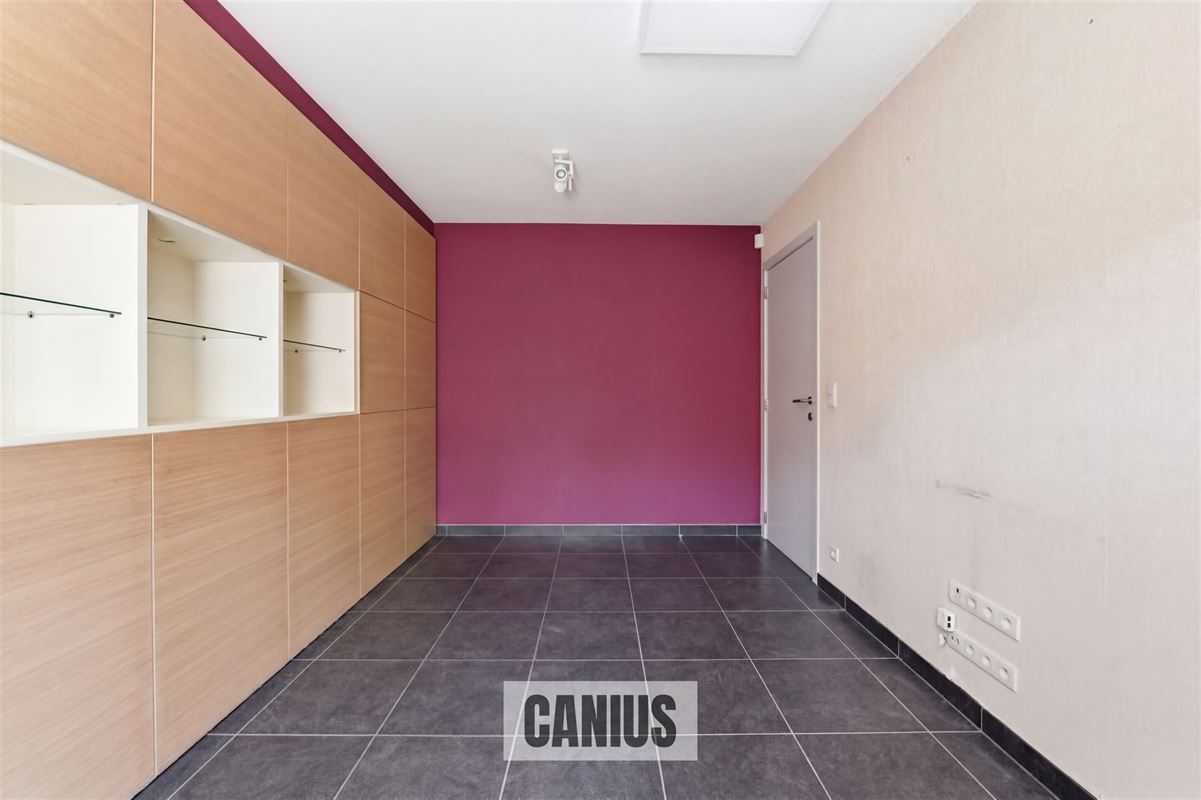 STIJLVOL GELIJKVLOERS APPARTEMENT MET DRIE SLAAPKAMERS