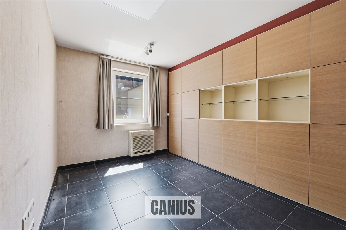 STIJLVOL GELIJKVLOERS APPARTEMENT MET DRIE SLAAPKAMERS