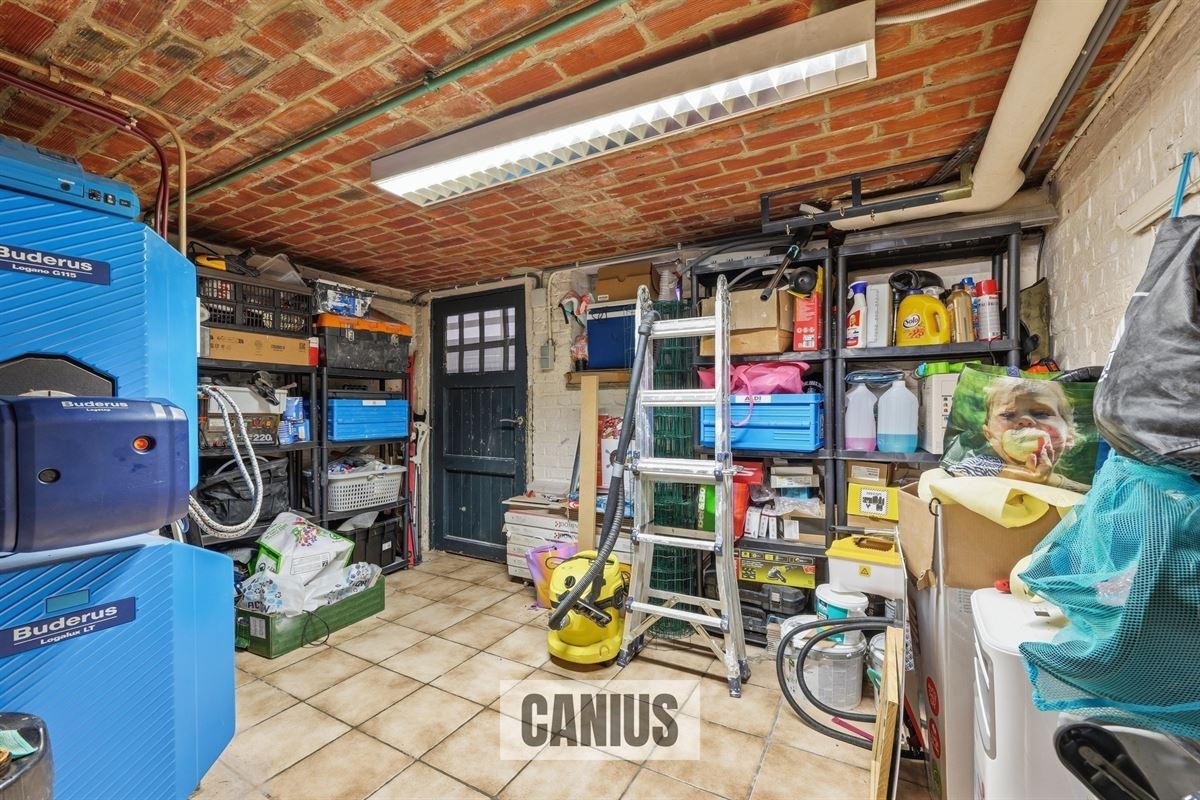 GERENOVEERDE OPEN BEBOUWING MET VIER SLAAPKAMERS