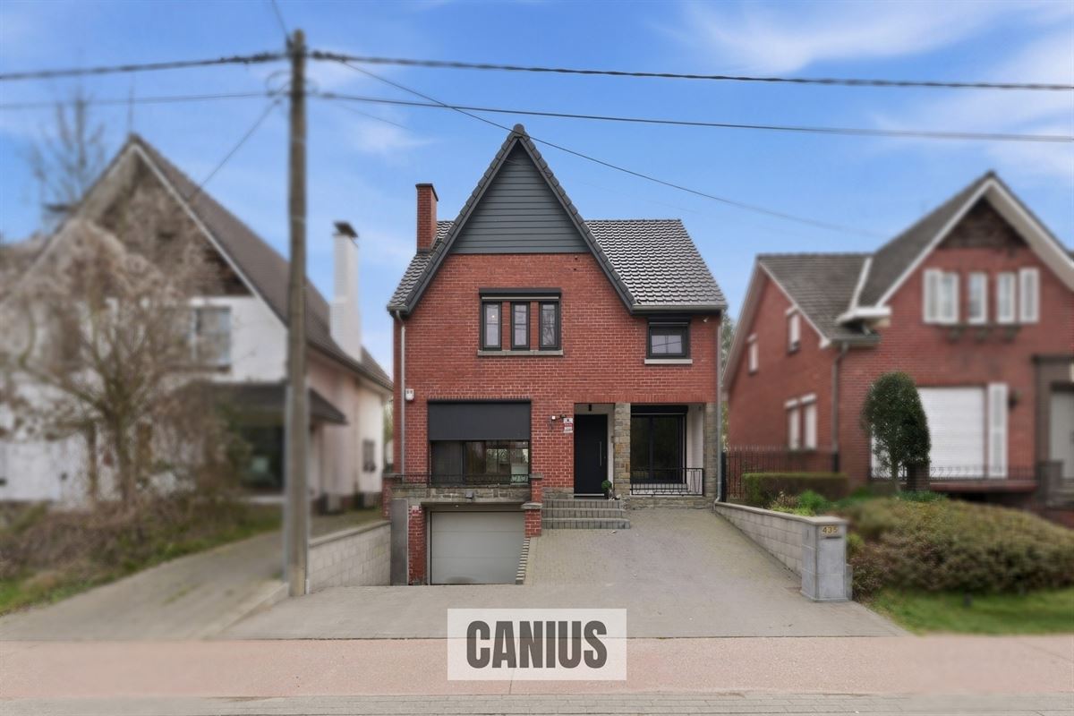 GERENOVEERDE OPEN BEBOUWING MET VIER SLAAPKAMERS