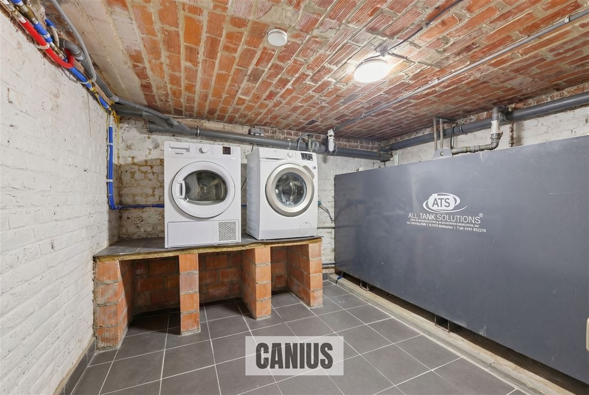 GERENOVEERDE OPEN BEBOUWING MET VIER SLAAPKAMERS