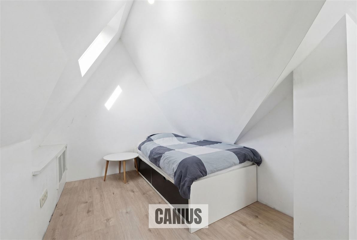 GERENOVEERDE OPEN BEBOUWING MET VIER SLAAPKAMERS