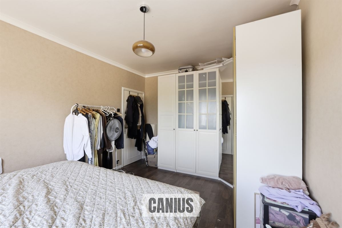 CHARMANTE, GERENOVEERDE WONING MET 2 SLPK