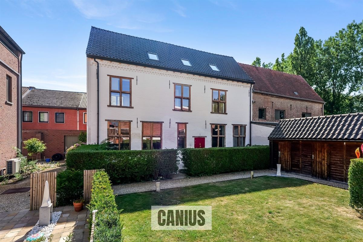 STATIGE WONING MET 3 SLKS EN TERRAS