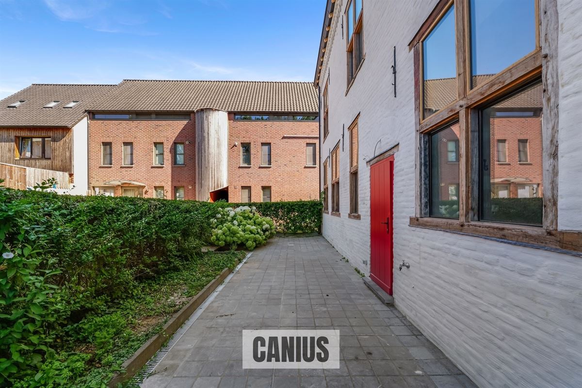 STATIGE WONING MET 3 SLKS EN TERRAS