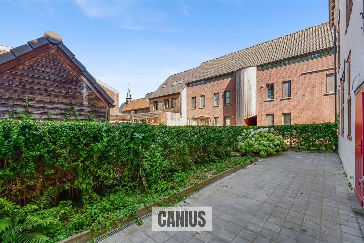 STATIGE WONING MET 3 SLKS EN TERRAS
